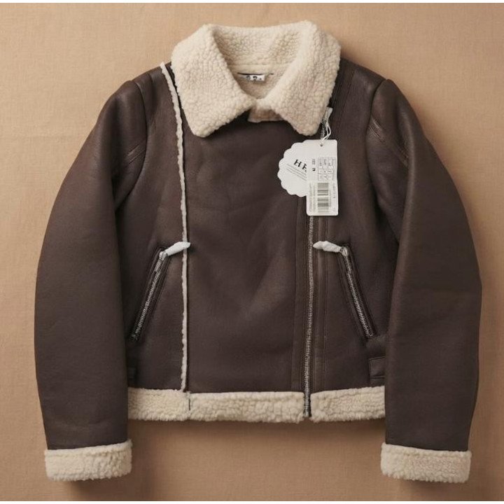 Campera de Gamuza Negra Cruzada con Corderito