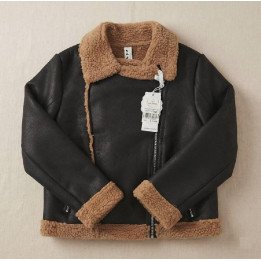 Campera de Gamuza Negra Cruzada con Corderito