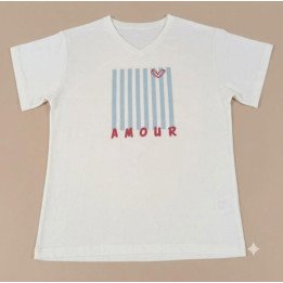 Remera Estampa Amour Líneas Celestes Corazón Algodón