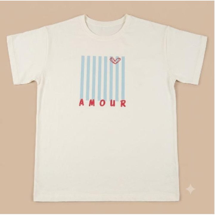 Remera Estampa Amour Líneas Celestes Corazón Algodón