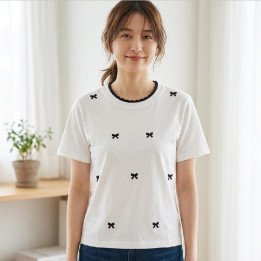 Remera Blanca de Algodón con Moños Negros Coquette | dosamores
