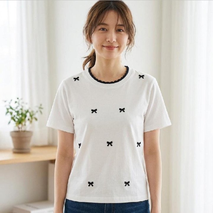 Remera Blanca de Algodón con Moños Negros Coquette | dosamores