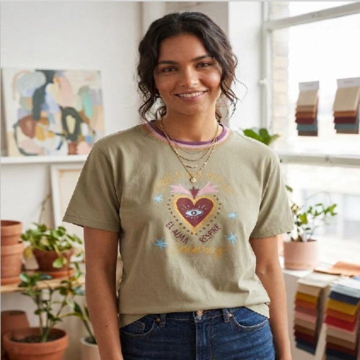 Remera Estampa Sagrado Corazón Alma Respire